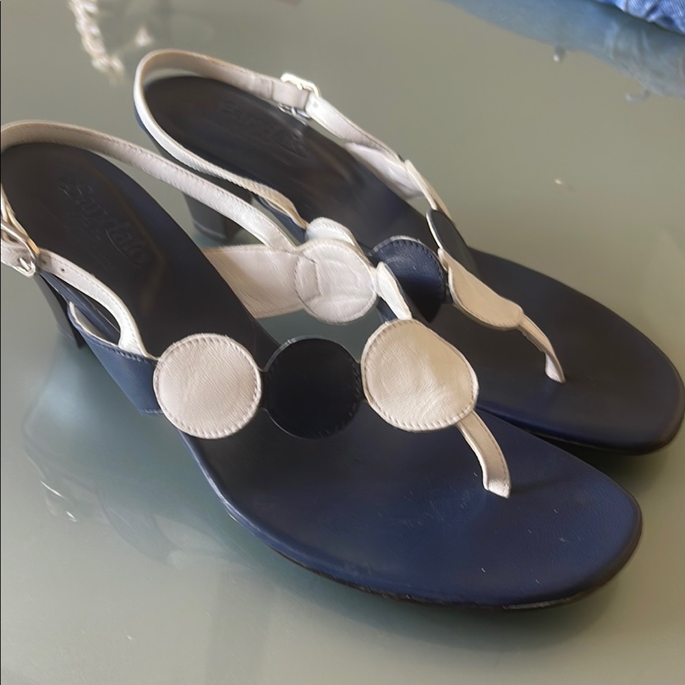 Elegant made in Italy, Palm Beach  Navy and White Sandals